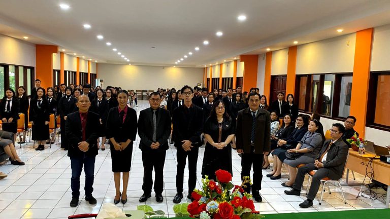 Dekan Dr. Ferry Daud Liando, SIP, M.Si Memberikan Sambutan Di YUDISIUM LULUSAN SARJANA Fakultas Ilmu Sosial dan Ilmu Politik Universitas Sam Ratulangi